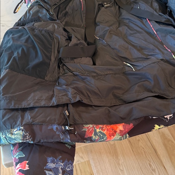 Obermeyer Black Alpine Flowers Watercolor puffer multicolor Ski jacket - Picture 6 of 14